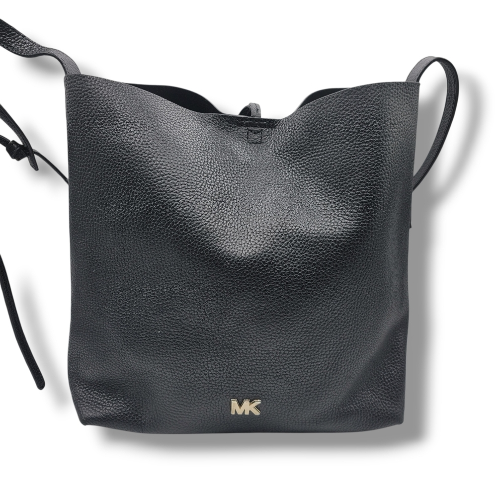 Michael Kors Junie Pebbled Leather Messenger Bag Black